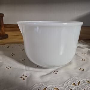 Vintage 1940s 1950s Sunbeam Glass Bake Mixing Bowl 1qt Milk Glass